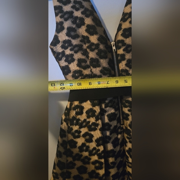 Xtaren Leopard Print Mini Dress with Belt (B1) - Picture 5 of 8